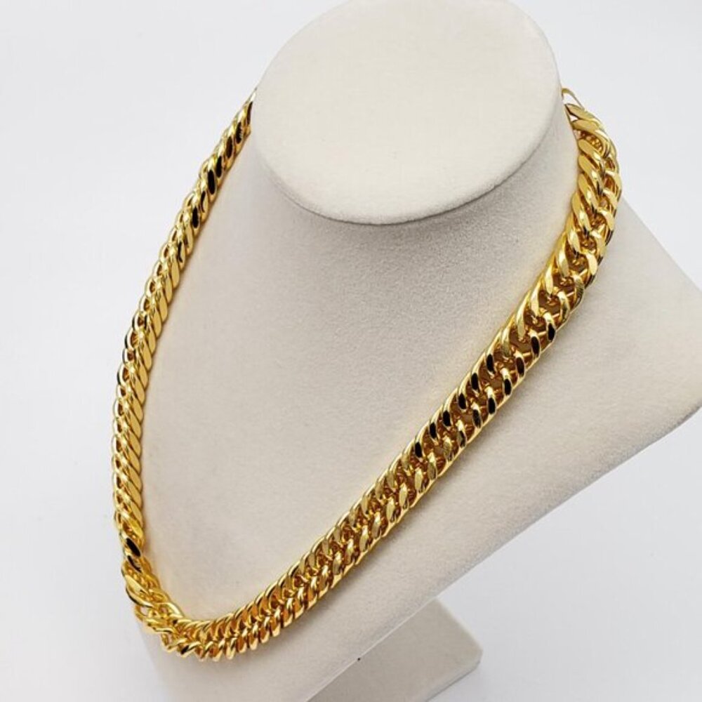 Gold-Plated Necklace with Authentic Louis Vuitton Padlock - Picture 10 of 12
